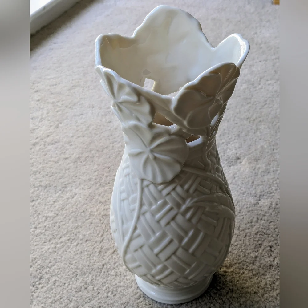 NWT Lenox Basket Of Flowers Collection Vase “Pansy